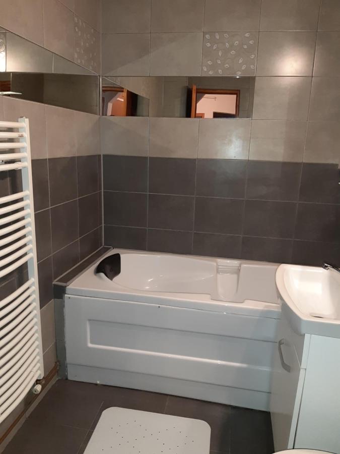 Sepsi 4You Apartment Сфынту-Георге Экстерьер фото